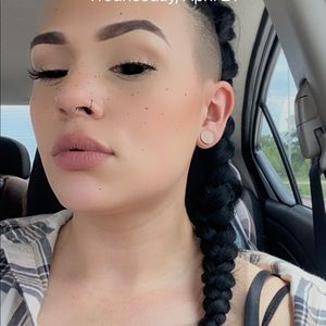 Meet your Posher, Meschelle